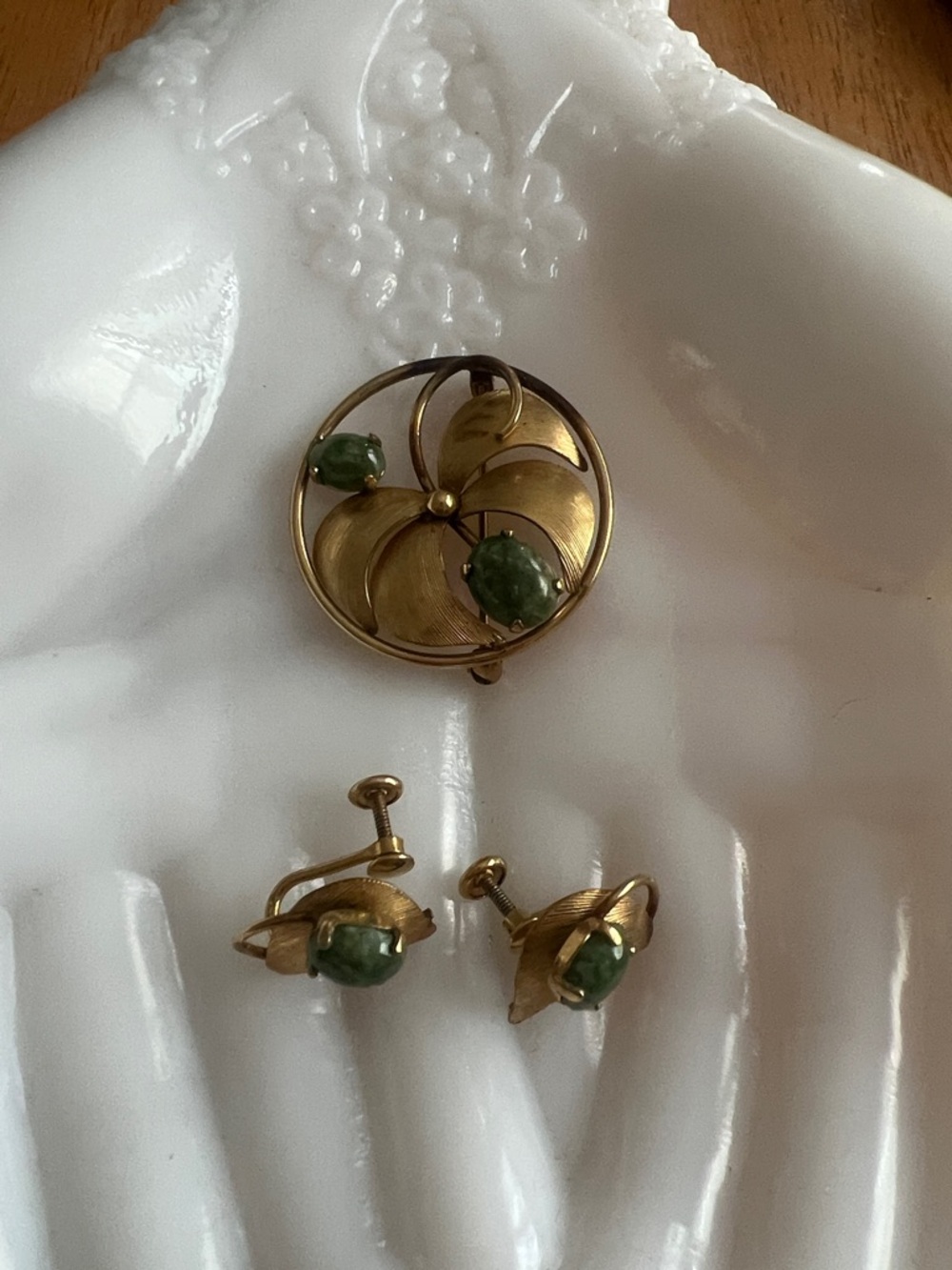 Antique Vintage Art Deco 12k gold filled brooch and earrings set with green